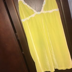 Adjustable strap nightgown